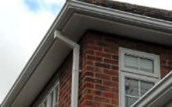 Installation of seamless guttering